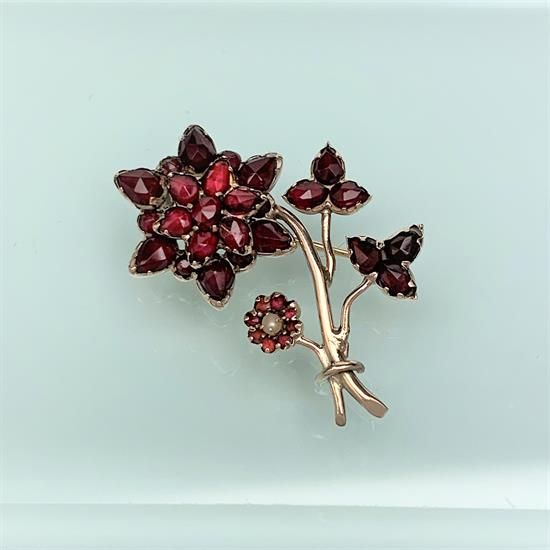 Picture of Victorian/Edwardian Era 10K Gold, Garnet & Seed Pearl Flower Brooch