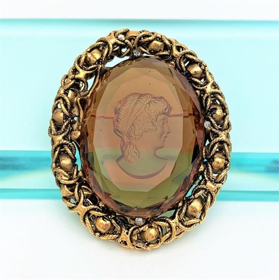 Picture of Signed Pauline Rader Reverse Cut Glass Cameo Brooch/Pendant