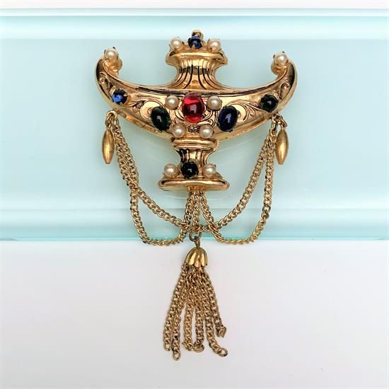 Picture of 1940'S Coro Aladdin'S Magic Lamp Brooch With Glass Gems & Tassels