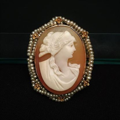Picture of Edwardian 10K Gold & Shell Cameo Brooch/Pendant With Seed Pearl Border