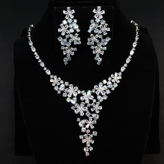 Picture of Qsi Sets -,clear Cz Flowers Necklace & Earring Set. 17" Necklace With 2.25" Drop. 2.1" Long, .9" Wide Earrings.