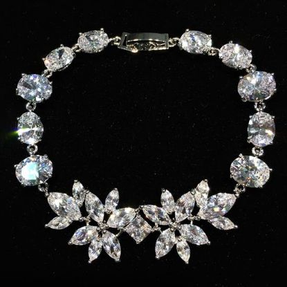 Picture of Qsi Bracelets -,clear Cz Flowers Bracelet. 6.75" Long