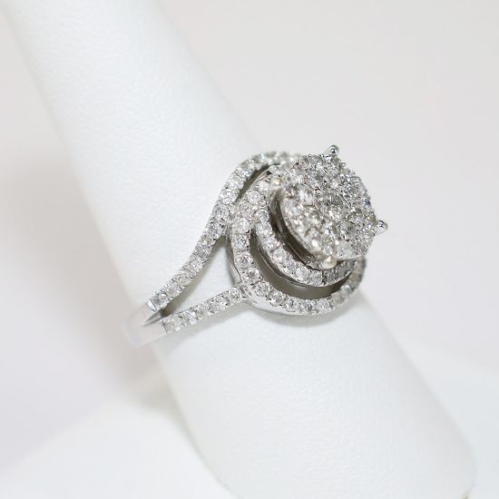 Picture of 10K White Gold Diamond Cluster Fashion Ring