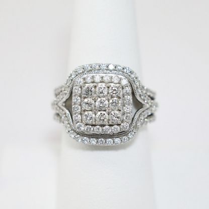 Picture of 10K White Gold Diamond Cluster Fashion Ring