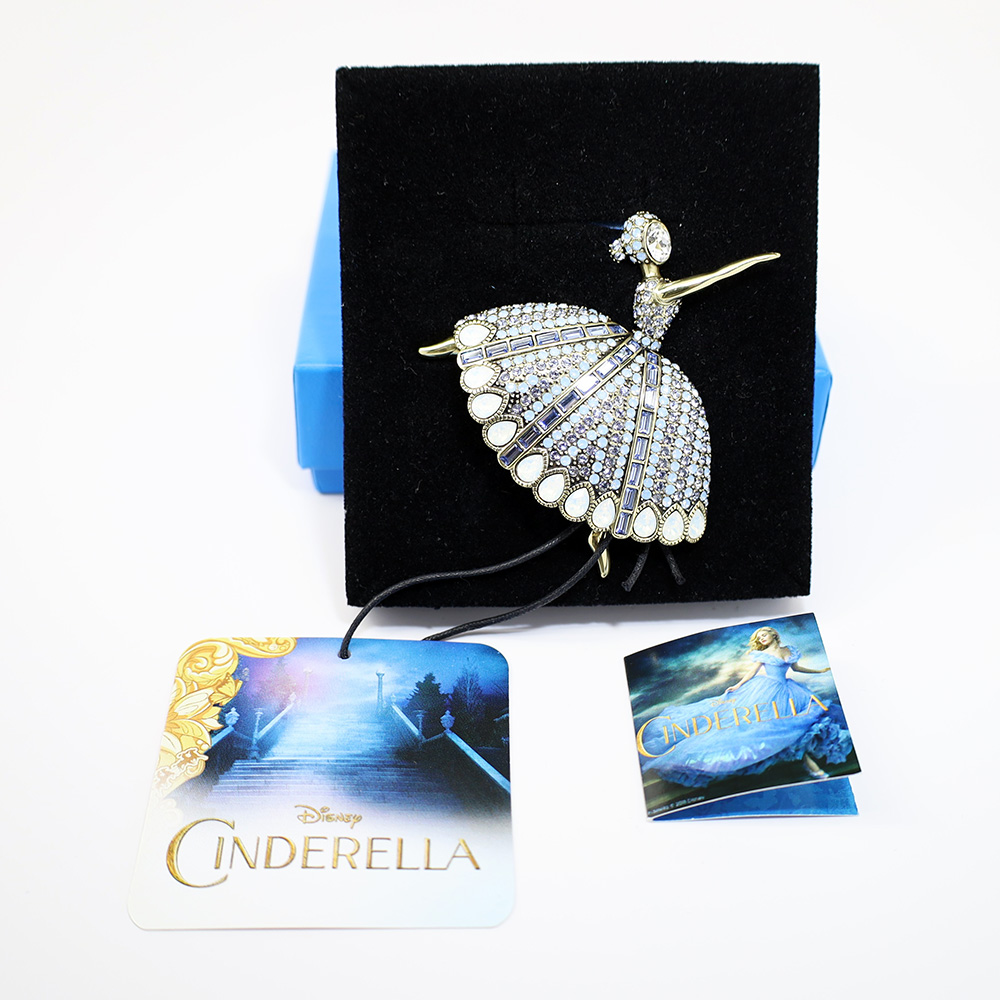 Heidi Daus Cinderella Castle Pin Brooch with Box J100348 selling