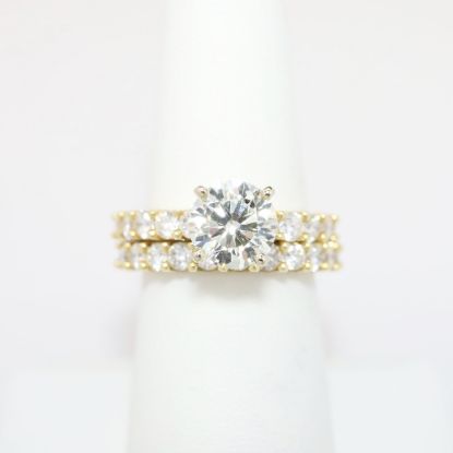 Picture of 14K Yellow Gold Diamond Solitaire & Daimond Band Bridal Set