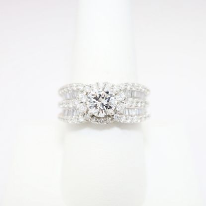 Picture of 18k White Gold & Round Brilliant Diamond Engagement Ring