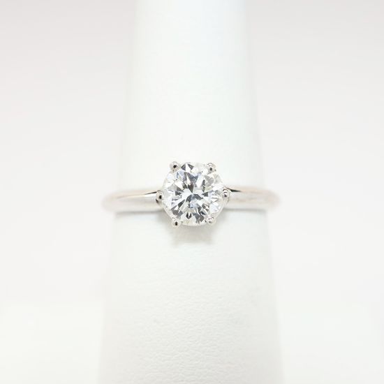 Picture of 14k White Gold & Round Brilliant Diamond Solitaire Engagement Ring