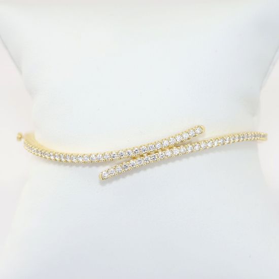 Picture of 14k Yellow Gold Diamond Bangle Bracelet
