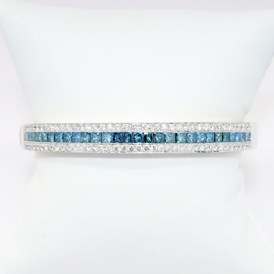 Picture of 18k White Gold Blue & White Diamond Bangle Bracelet, 5.00ct