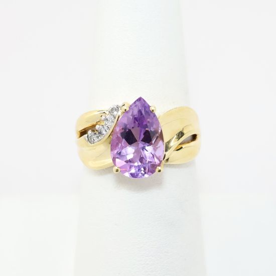 Picture of 14k Yellow Gold, Pear Cut Amethyst & Diamond Accent Ring