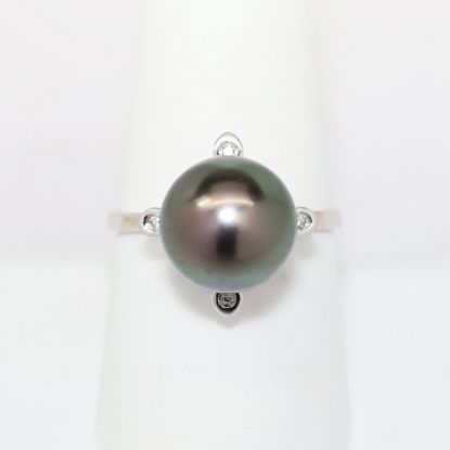 Picture of 14k White Gold & Black South Sea Pearl Modern Ring with Diamond Accents