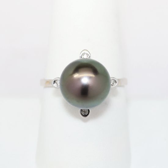 Picture of 14k White Gold & Black South Sea Pearl Modern Ring with Diamond Accents