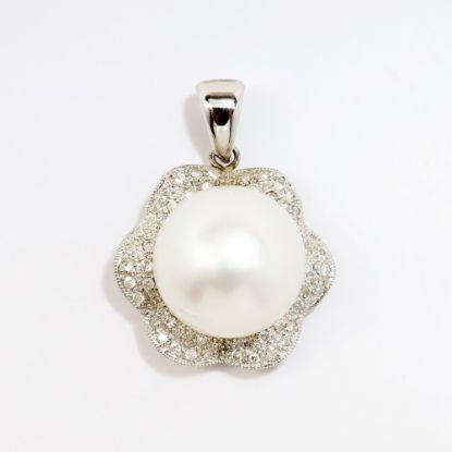 Picture of 14k White Gold & Diamond Flower Pendant with Southern Sea Pearl Center