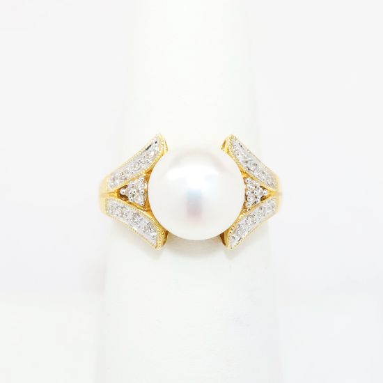 Picture of 14k Yellow Gold and Pearl Solitaire Ring with Diamond Accents