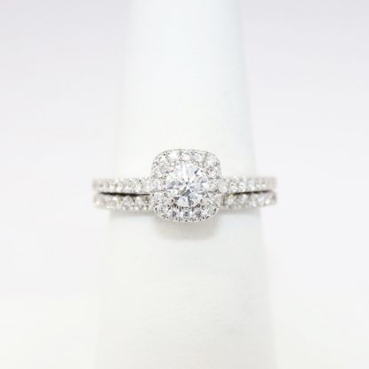 Picture of Vera Wang 14k White Gold & Diamond Solitaire with Halo Bridal Ring Set