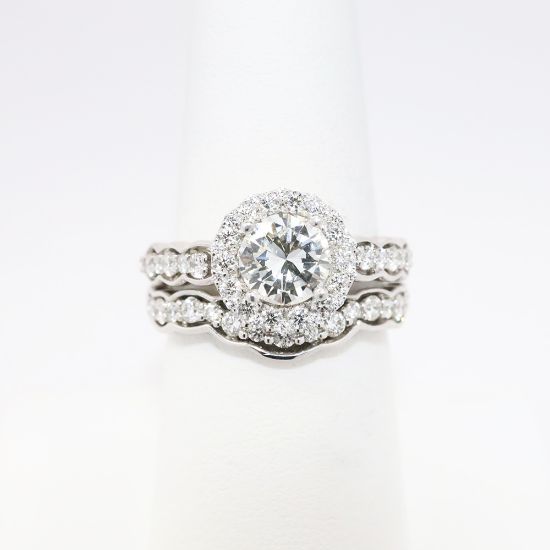 Picture of 14k White Gold & Round Brilliant Cut Diamond Bridal Ring Set with Scalloped Bands