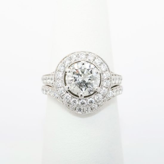 Picture of 14k White Gold & Round Brilliant Cut Diamond Halo Bridal Ring Set