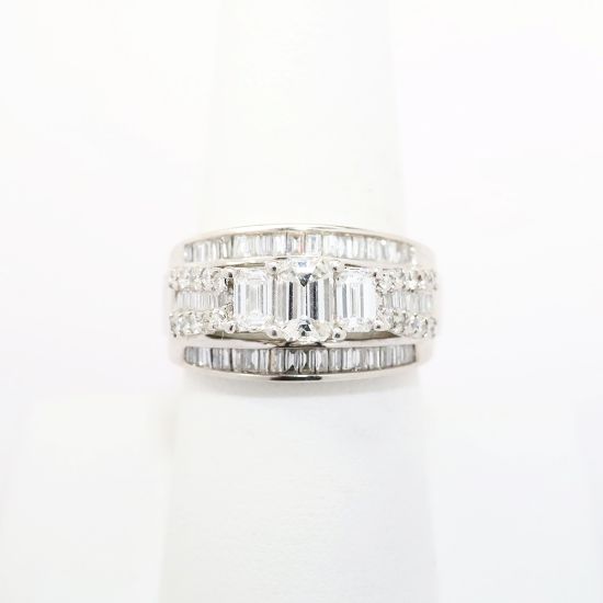 Picture of 14k White Gold Emerald Cut & Baguette Cut Diamond Ring