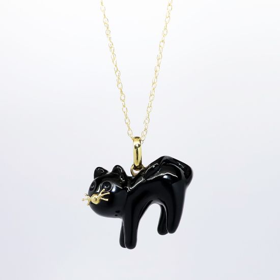 Picture of 18k Yellow Gold & Carved Black Agate Scaredy Cat Pendant Necklace