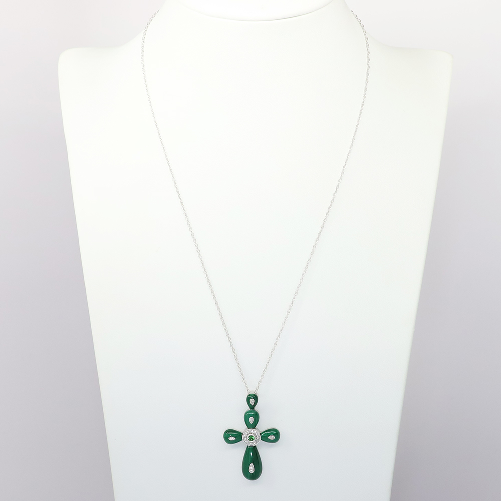 The Silver Queen. 18k White Gold, Carved Malachite, Diamond