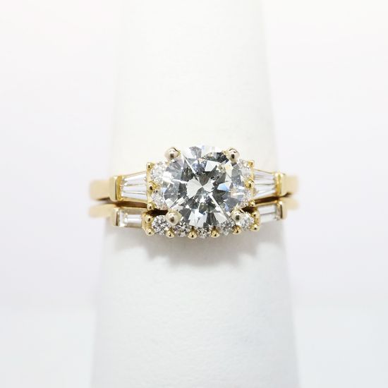 Picture of 14k Yellow Gold & Round Brilliant Diamond Bridal Ring Set with Baguette Cut Accents