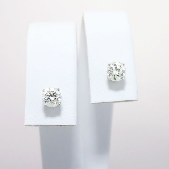 Picture of 14k White Gold & Round Brilliant Cut Diamond Solitaire Stud Earrings