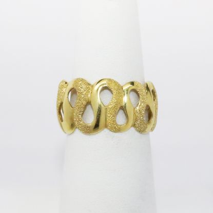 Picture of 18k Textured Yellow Gold Wave Form Ring