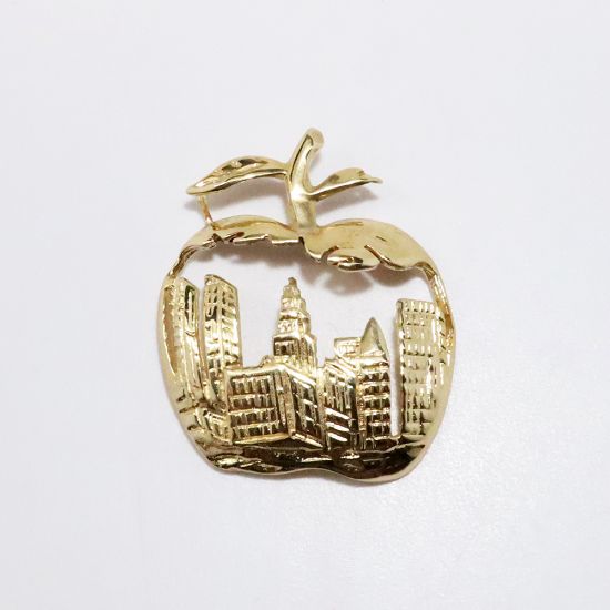 Picture of 14k Yellow Gold "Big Apple" Pendant with Cut-Out of the New York City Skyline