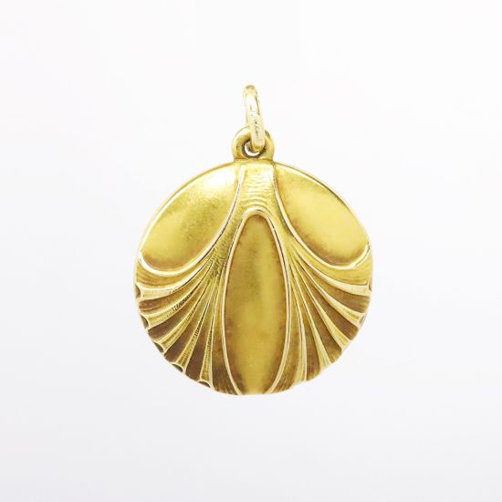 Picture of Antique Art Nouveau 14k Yellow Gold Ginkgo Leaf Inspired Locket