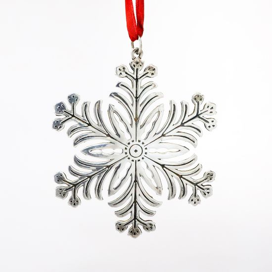 Picture of 1973 MMA (Metropolitan Museum of Art) Annual Sterling Silver Snowflake Ornament