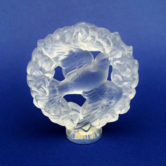 Picture of  Lalique ,'Pax'crystal Dove Seal 