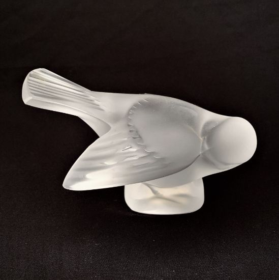 Picture of Lalique ,Sparrow With Head Under Wing.