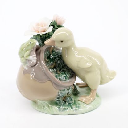 Picture of Lladro Porcelain Figurine #8025 "How Are You?" Duckling & Frog 