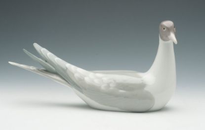 Picture of  Lladro Tern/Seagull  #1051 Figurine