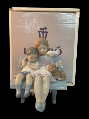 Picture of Lladro #6446 'Surrounded By Love