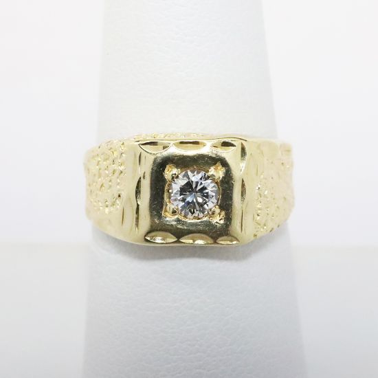 Picture of Men's Textured 14k Yellow Gold & Round Brilliant Cut Diamond Ring