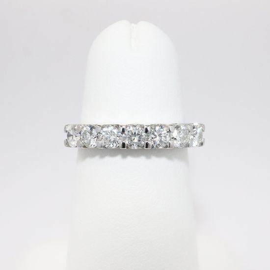 Picture of 14k White Gold & Round Brilliant Cut Diamond Wedding Band