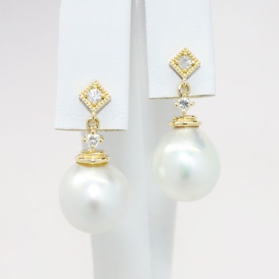 Picture of 14k Yellow Gold & Freshwater Pearl Drop Earrings with Diamond Accents