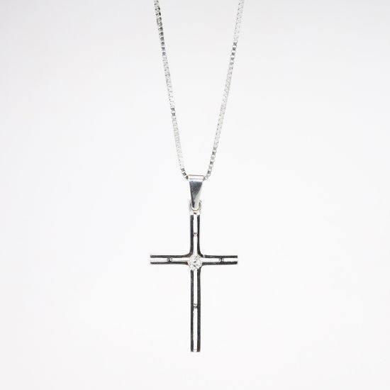 Picture of 18k White Gold Cross Diamond Necklace 