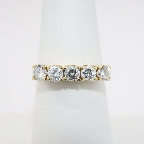 Picture of 14k Yellow Gold & Diamond Wedding Band 