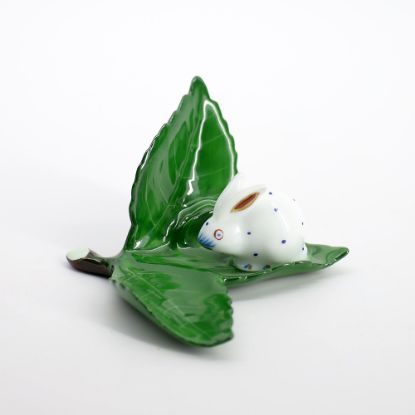 Picture of Herend Porcelain Rabbit on Leaves Place Card Holder #6478