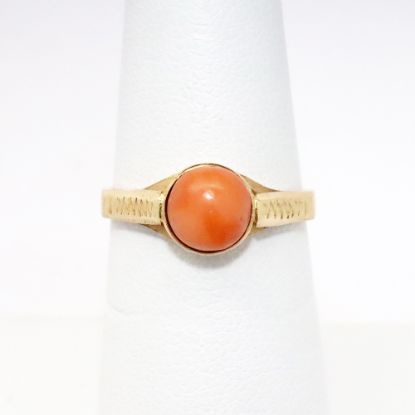 Picture of Vintage 14k Yellow Gold & Coral Cabochon Ring