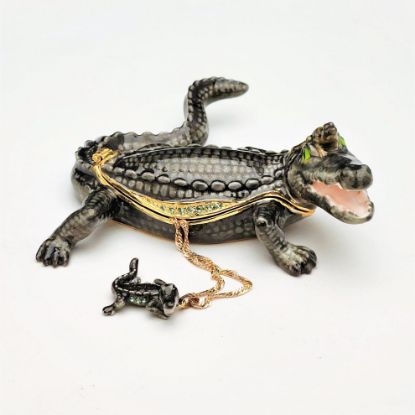 Picture of Kingspoint Designs Gladiator the Alligator Trinket Box with Matching Necklace