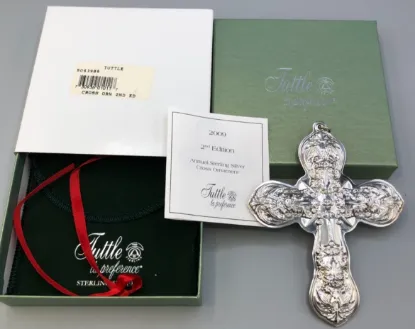 Picture of Tuttle 2009 Sterling Silver Cross Ornament, Richelieu design