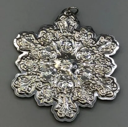Picture of Towle 1991 Annual Snowflake Ornament Sterling Silver, gently used