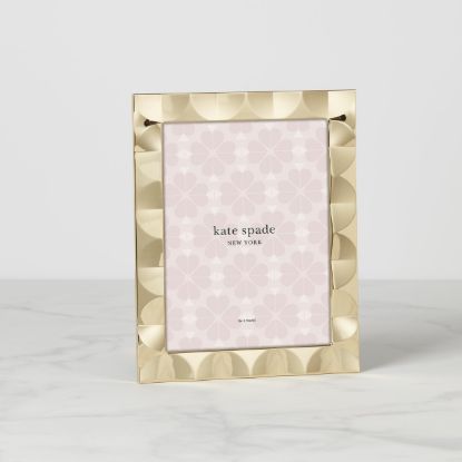 Picture of New 8x10" Gold Scallop Photo Frame