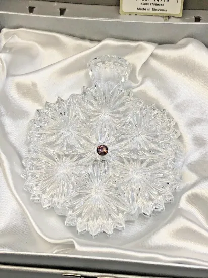Picture of Waterford Snowflake Wishes 2016 "Serenity" Ornament with Lavender Center &Charm
