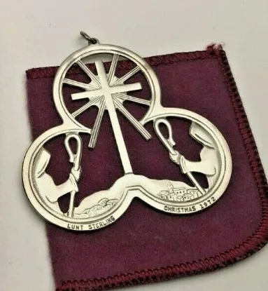 Picture of Lunt 1972 Sterling Silver Trefoil Ornament "Shepherds Village", gently used