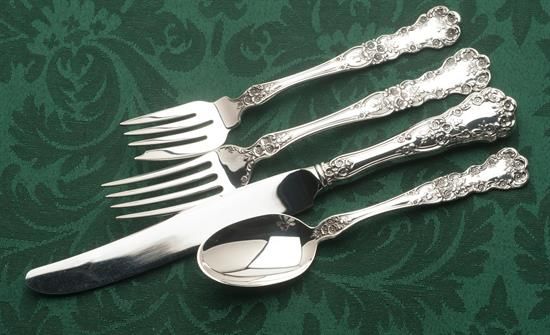 Picture of 4-Piece Luncheon Place Setting with Modern Blade Knife